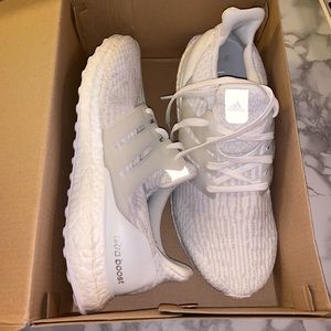 Women’s adidas ultra boost running shoe- 8.5